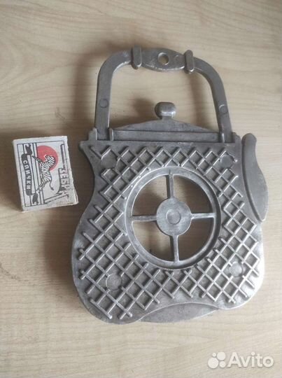 Подставки старинные для утюга, посуды