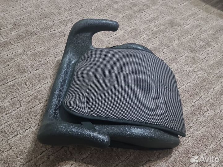 Автокресло бустер