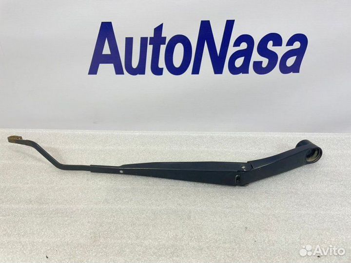 Поводок стеклоочистителя правый Hyundai Solaris