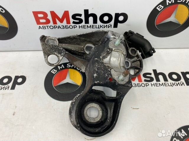 Кронштейн двигателя передний правый Audi A4 8Е AMB