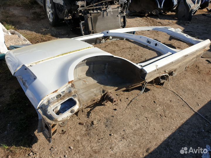 Крыло заднее правое бок бочина vw caddy 3 порог