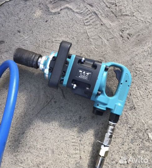 Пневмогайковерт