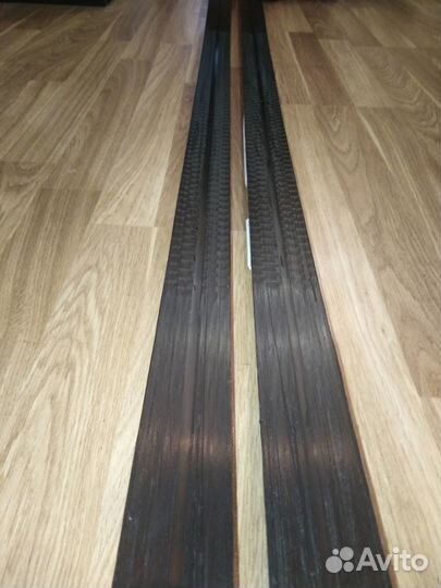 Продам комплект лыж