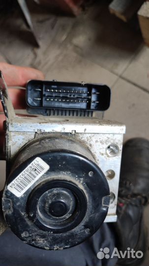 Блок абс на Форд Фокус 2