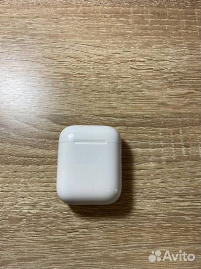 Airpods 1 поколения