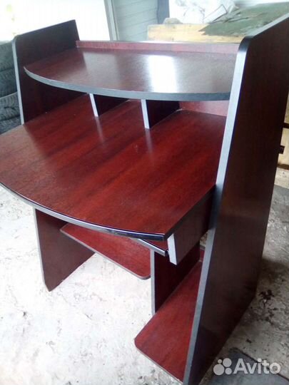 Компьютерный стол