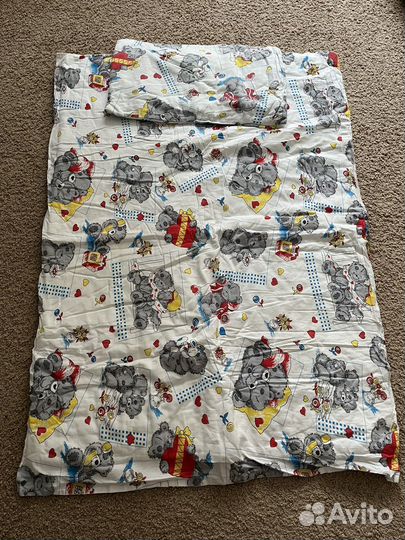Детское одеяло и подушка в кроватку