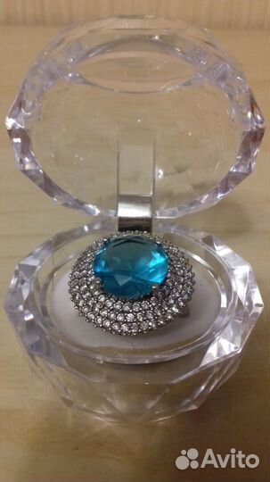 Кольцо с голубым топазом