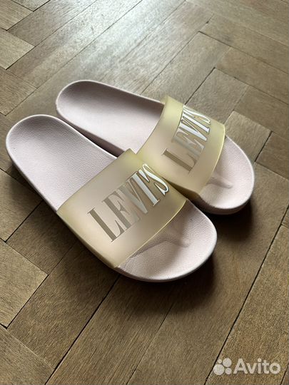 Шлёпанцы levis женские 39
