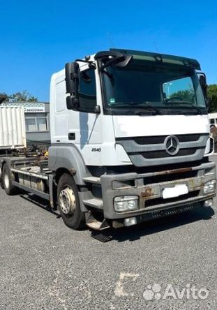 В разборке грузовик Mercedes,Axor mpiii с 2009