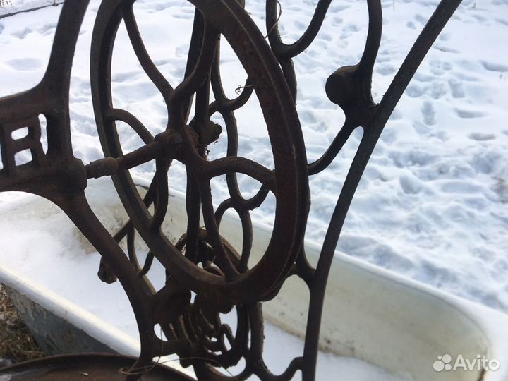 Станина от швейной машины зингер