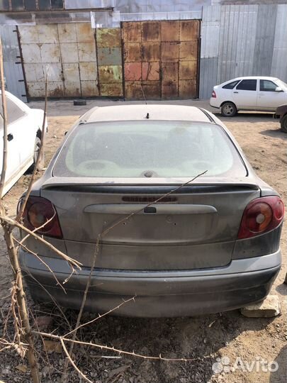 В разбор на запчасти renault megane 1 2002 год