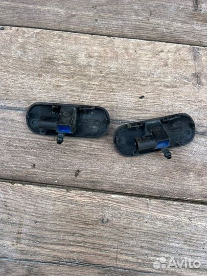 Форсунка омывателя лобового стекла Audi 3 8P 1.8