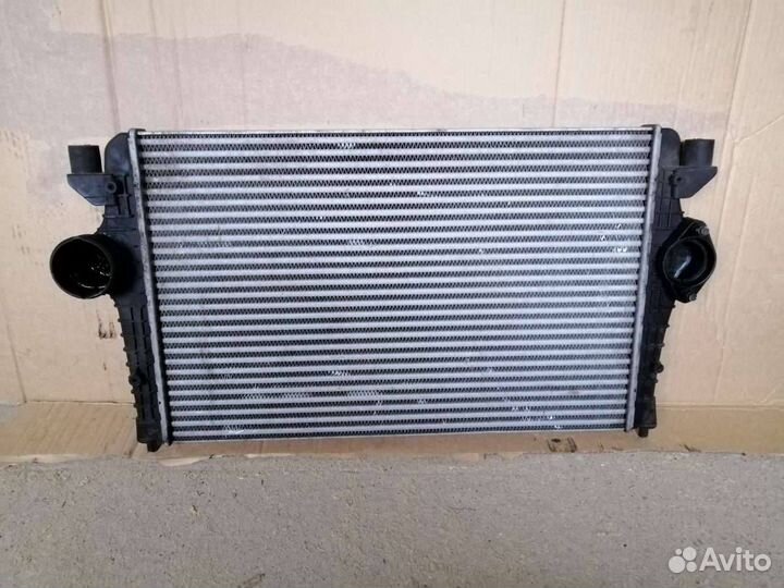Интеркулер Volkswagen Sharan 2-й рест. 2007