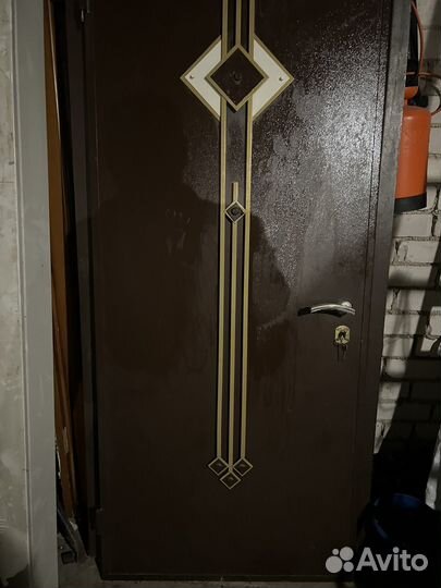 Дверь входная металлическая