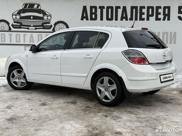 Opel Astra 1.8 AT, 2013, 74 089 км