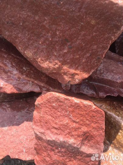 Малиновый кварцит