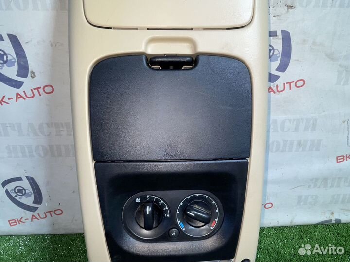 Плафоны салона Ford Explorer 4 U251 2008г