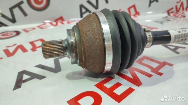 Привод передний правый Volkswagen Tiguan 5N2 CCZ