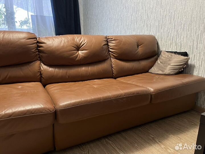 Кожаный диван бу