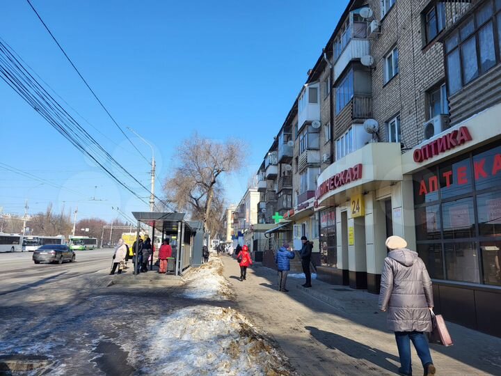 Торговое на остановке