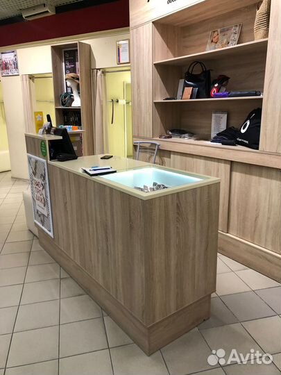 Кассовый стол ресепшн