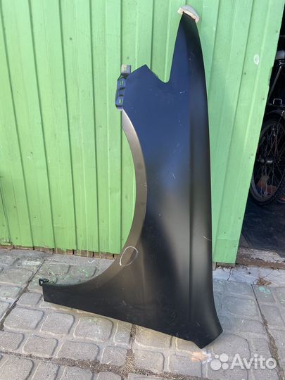 Крыло переднее левое Рено Каптур