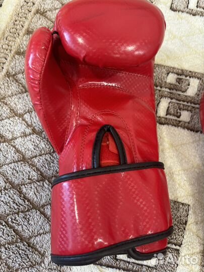 Боксерские перчатки