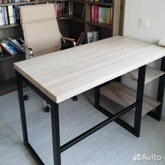 Компьютерный стол из массива в стиле лофт