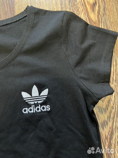 Футболка adidas женская