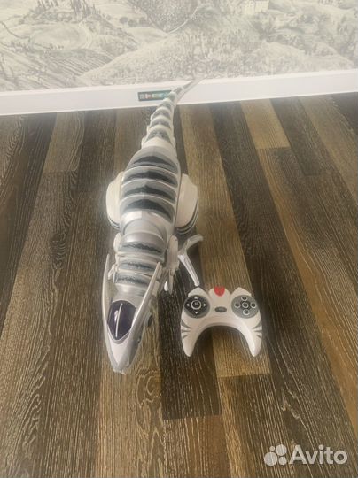 Интерактивный динозавр