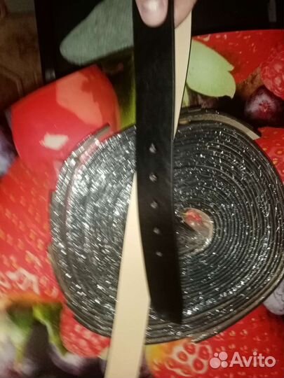 Мужской кожаный ремень черный