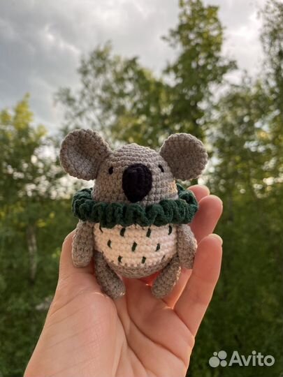 Вязаный брелок, подвеска, обвес на сумку