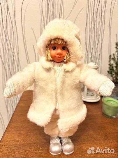 Кукла в шубке