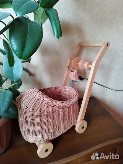 Плетёная детская коляска для игры либо фотосъёмок