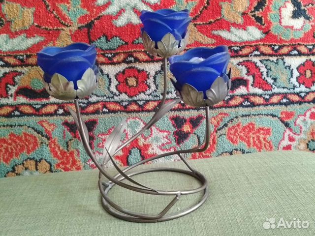 Подсвечник с синими розами не пользовались