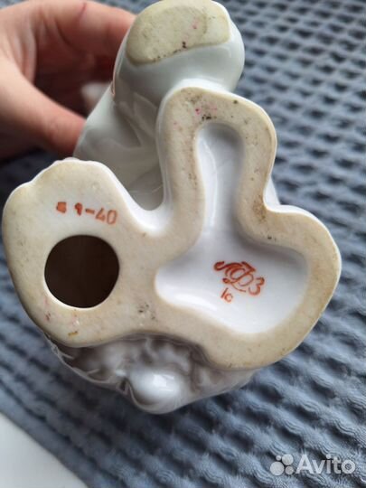 Фарфоровые статуэтка белый мишка лфз