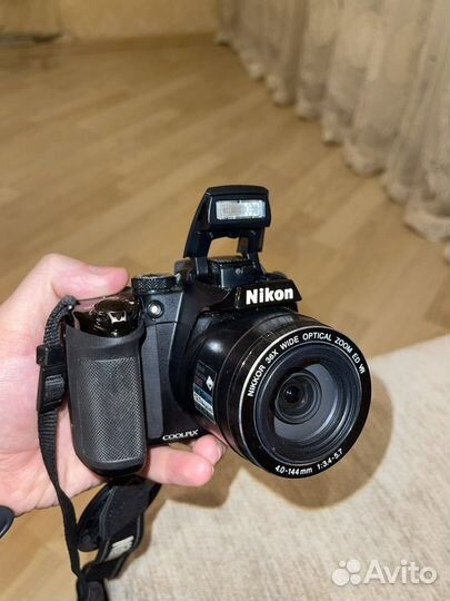 Зеркальный фотоаппарат Nikon Coolpix P500