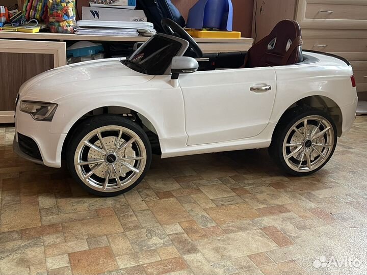 Детский электромобиль бу audi rs
