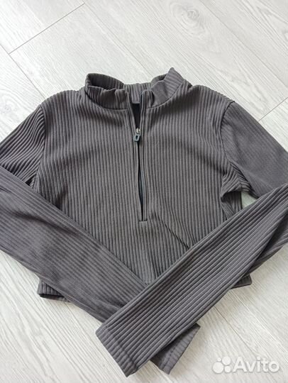 Топ на молнии