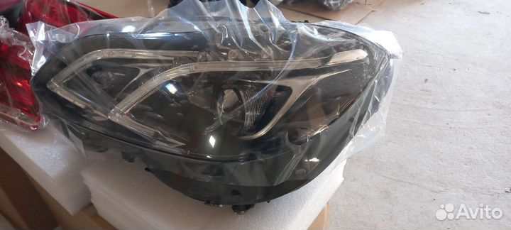 Правая фара Mercedes Е 212 рестайлинг