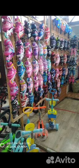 Роликовые коньки