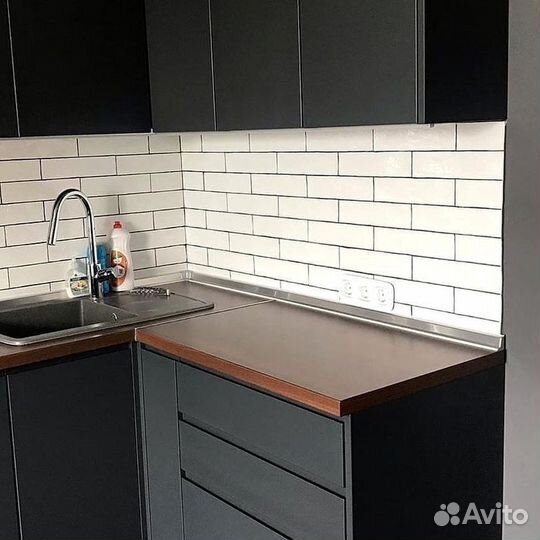 Угловой кухонный гарнитур современный