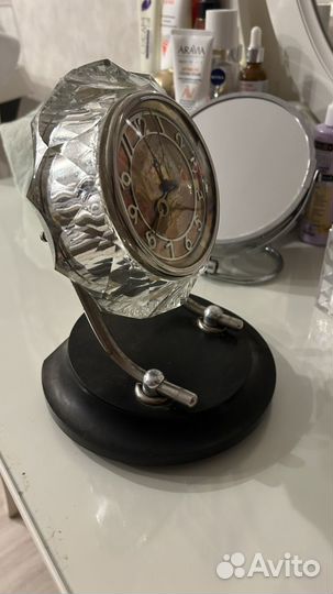 Часы настольные СССР кристалл