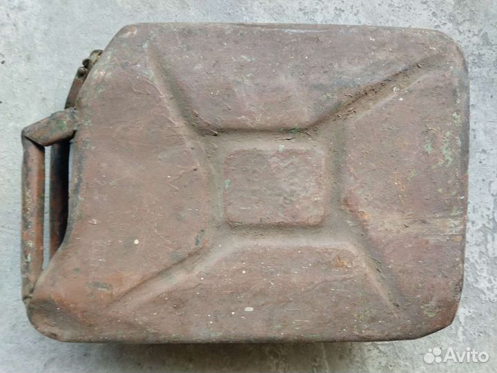 Канистры металлические 20 литров