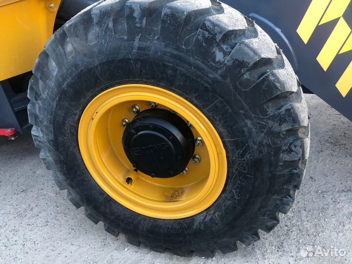 Фронтальный погрузчик XCMG LW330FN, 2023