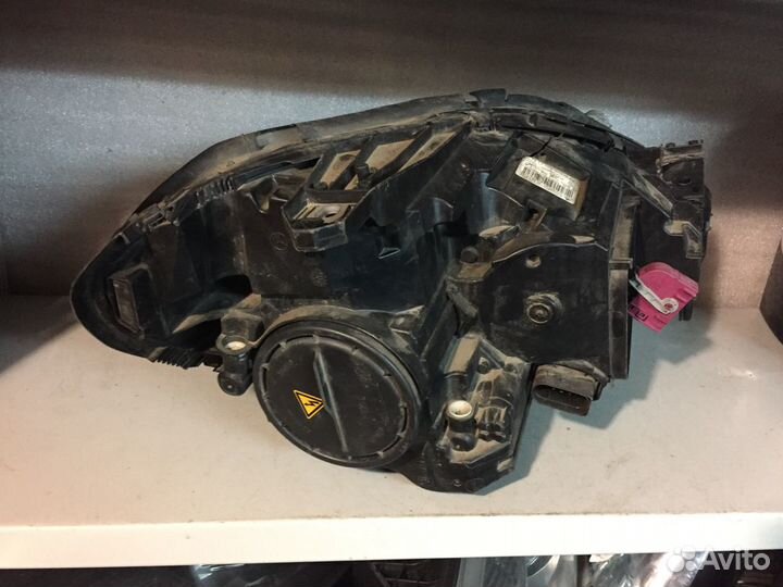 Фара битая левая Mercedes B Class 2014