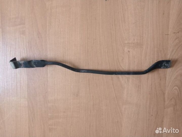 Кронштейн замка капота Volkswagen Passat B5 седан