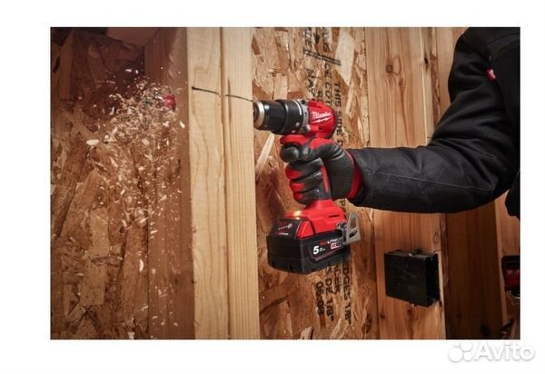 Аккумуляторная дрель-шуруповерт Milwaukee M18 bldd