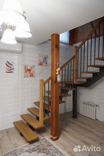 Лестница на второй этаж в дом